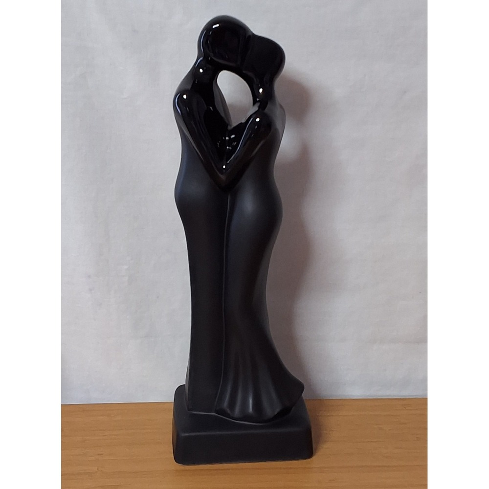 Vintage 1980s Art Decor Ceramic Kissing Couple 12" Tall Made In‎ Taiwan